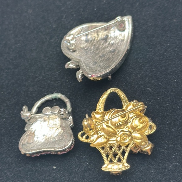 Scatter pins (3) lot in Silver & Gold Metal with Crystals Brooch Set - 1” - Picture 5 of 8